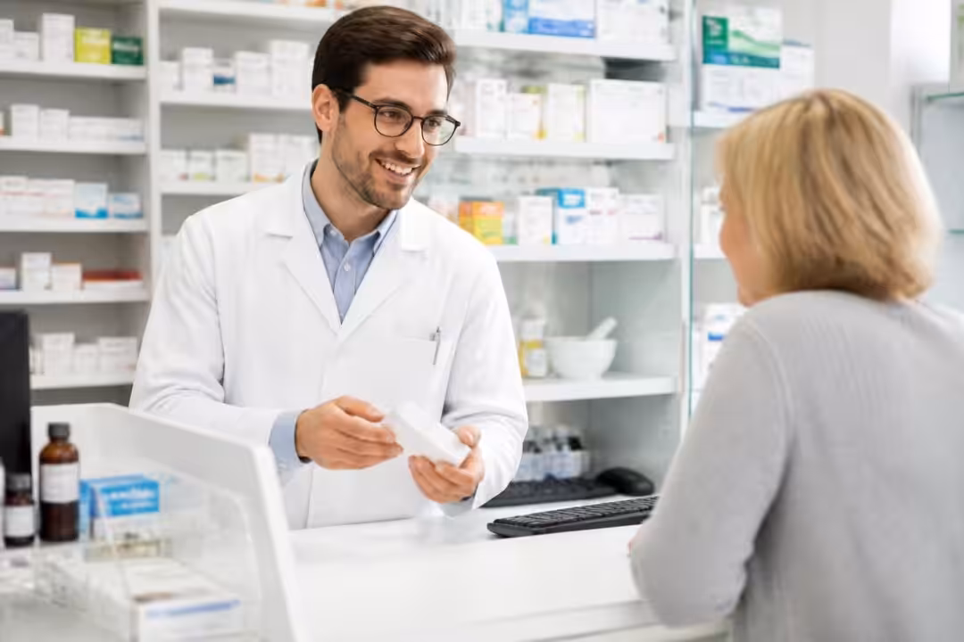 découvrez les missions clés du pharmacien, un professionnel de santé essentiel, et comprenez son rôle dans la gestion des médicaments, le conseil aux patients et la prévention.