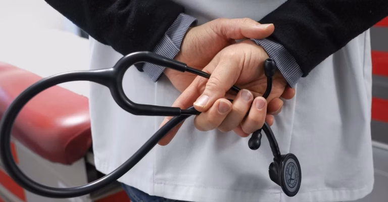 Santé : Les risques insoupçonnés d’une enrouement fréquent